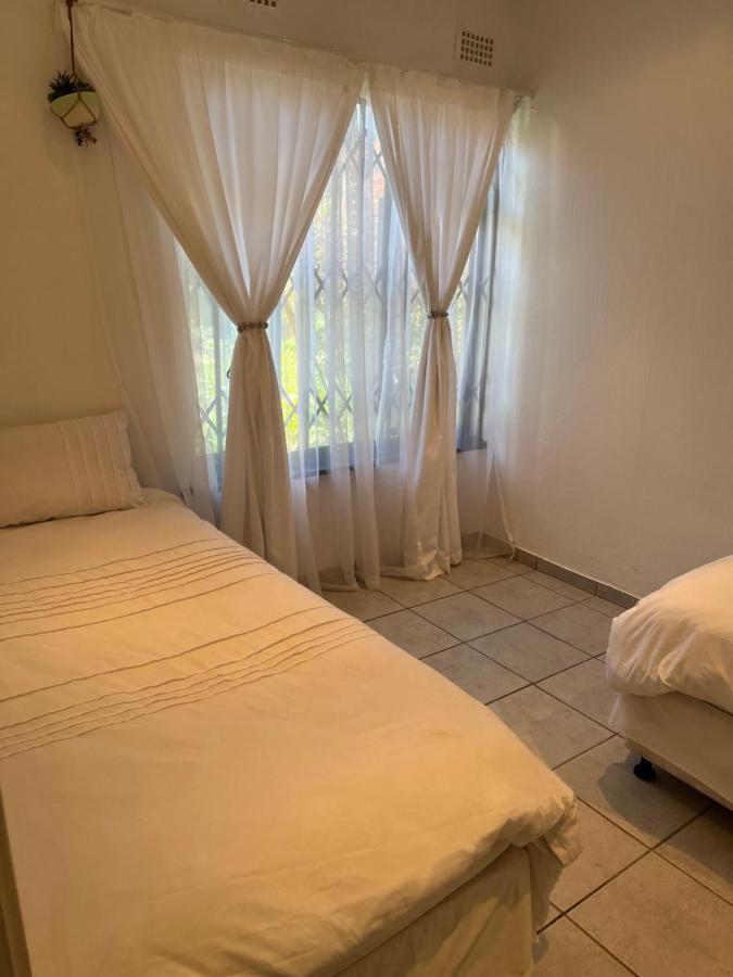 Mtunzi Park, 39 Peaceful Shores Villa Скотбург Екстериор снимка
